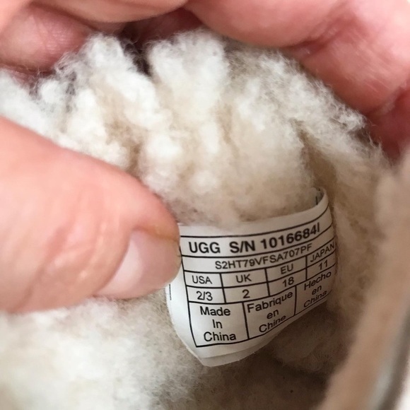 UGG Zayden Tassel suede boots VGUC size 2/3 toddler - Picture 8 of 9